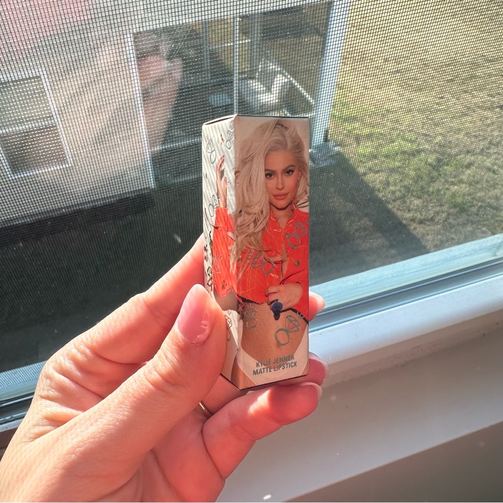 Kylie Jenner Glam Birthday Lipstick